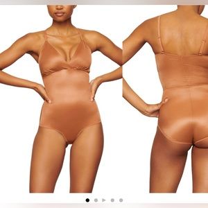 SKIMS Barely There Shapewear Briefs Bodysuit  color Bronze